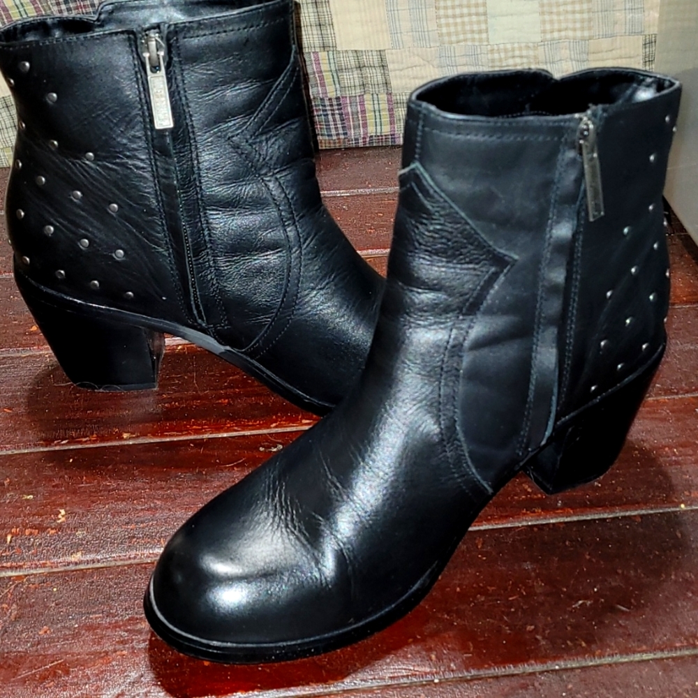 EUC Harley-Davidson Size 10 ankle boots with studs